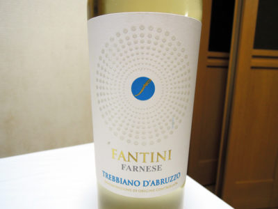 ほまれや酒舗で購入した「ファルネーゼ　ファンティーニ　トレッビアーノ・ダブルッツォ　2015」のラベル