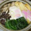 奈良の地酒、春鹿 青之鬼斬 生酛純米 超辛口 生原酒 H30BYの燗でそら豆のうま煮や水炊きの残りの鶏がらスープを使った鍋焼きうどんをいただく