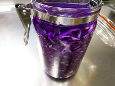 紫キャベツのザワークラウト（キャベツと塩のみバージョン）