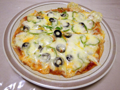 レーズン酵母の中種を生地にしたピザ