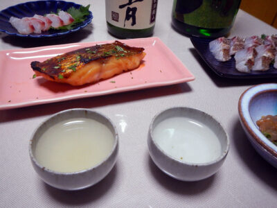 天青・純米おりがらみと京の春・伊根町うらなぎの常温で、真鯛の刺身、炙り、りゅうきゅう、木の芽焼きをいただく