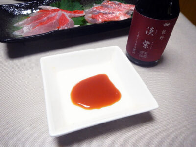 兵庫県の末廣醤油の「淡紫」を開栓し金目鯛の刺身に使う
