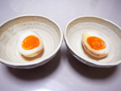 ゆで卵を自家製醤（ひしお）に漬けた醤卵