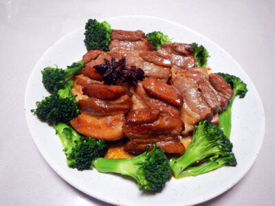 豚ばら肉の煮込み　八角風味