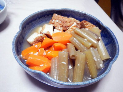 自家製甘酒を使ったふきと厚揚げとにんじんの煮もの