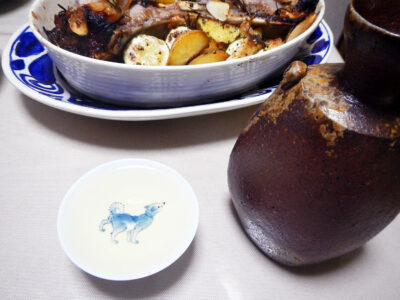 凱陣・讃州雄町の熱燗でまぐろのカマのオーブン焼きをいただく